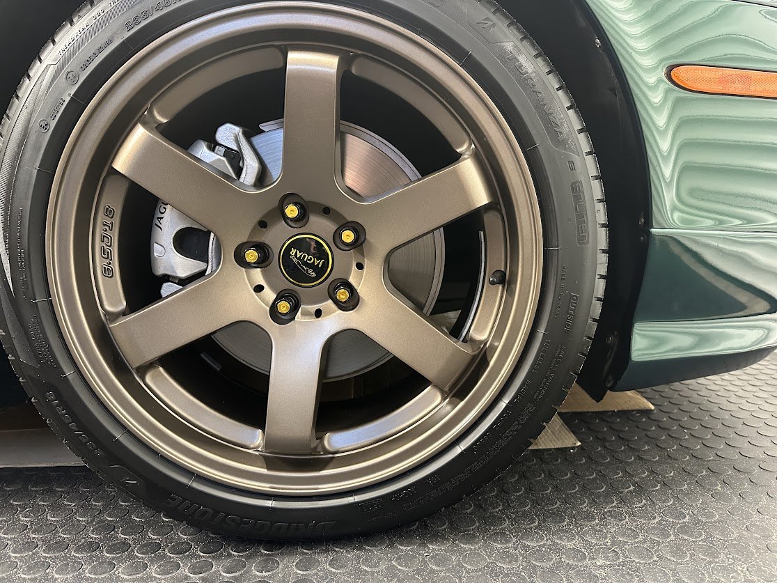 With Max Guard Racing Wheel Nuts